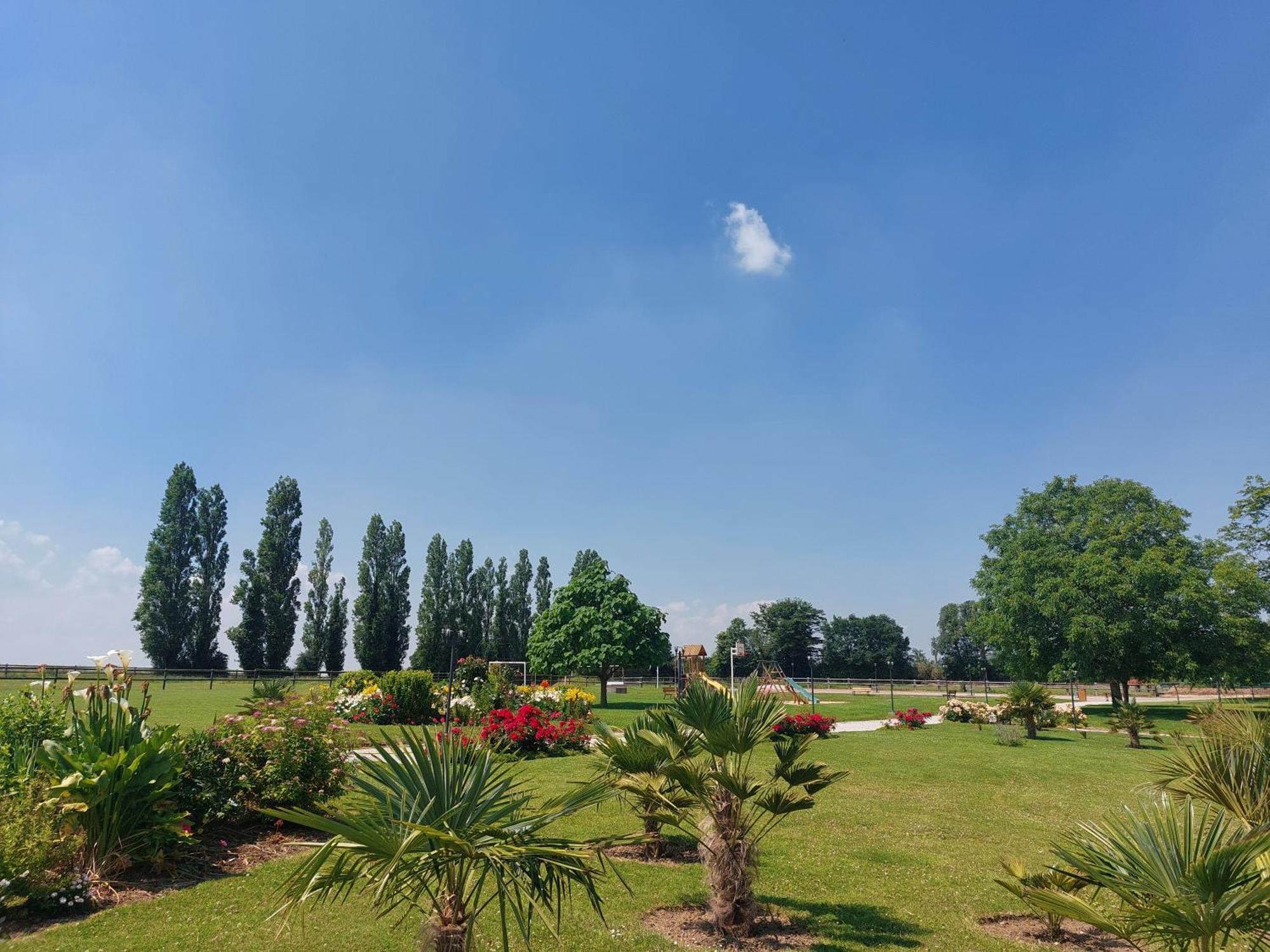 Отель Domaine De Soignolles Экстерьер фото